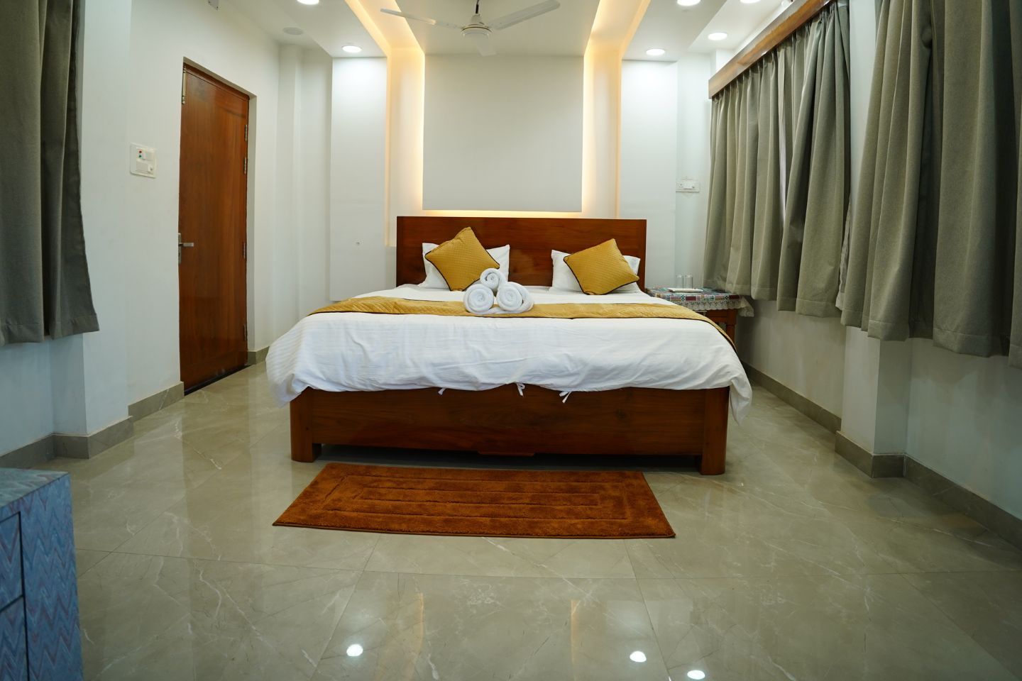 room_img_1