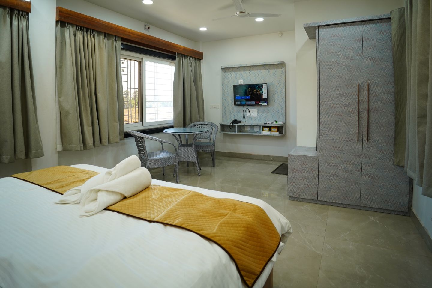 room_img_1