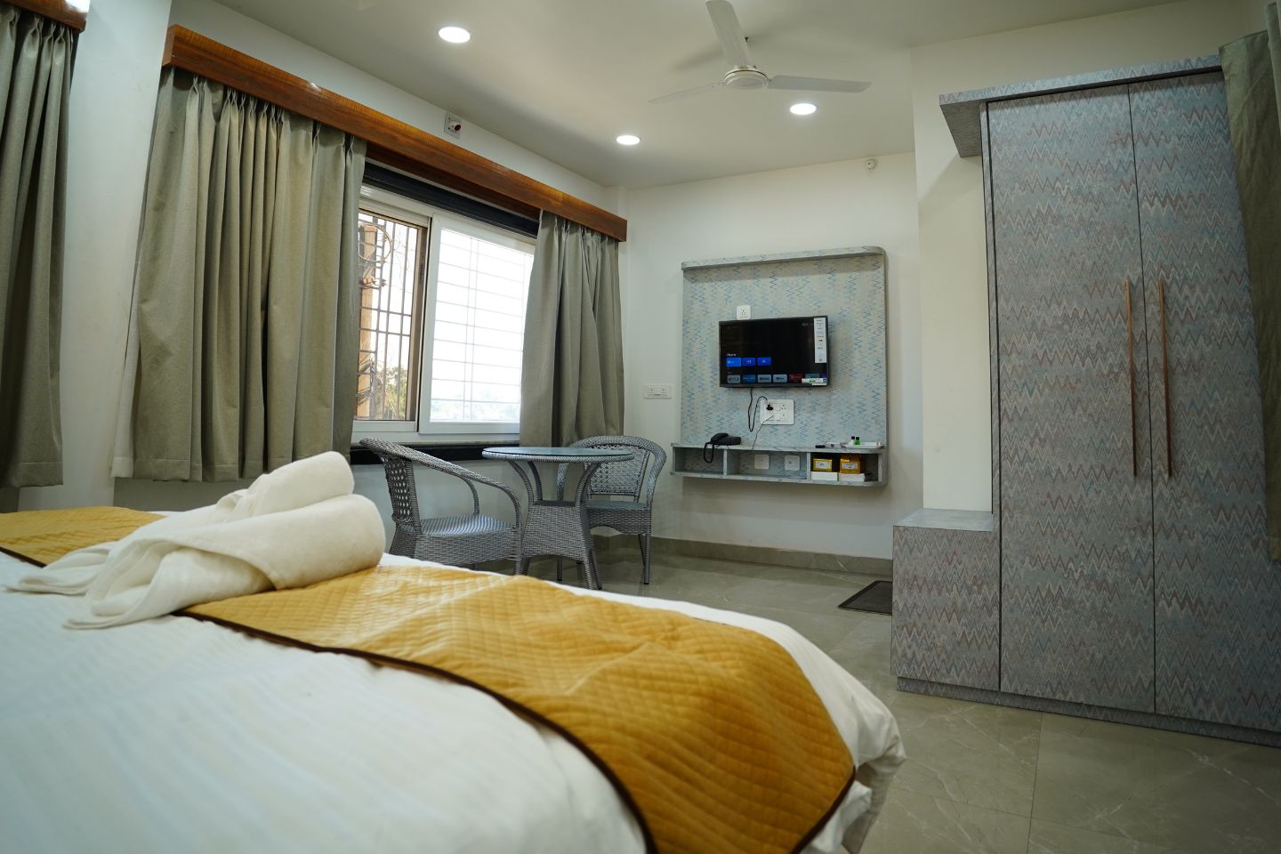 room_img_1